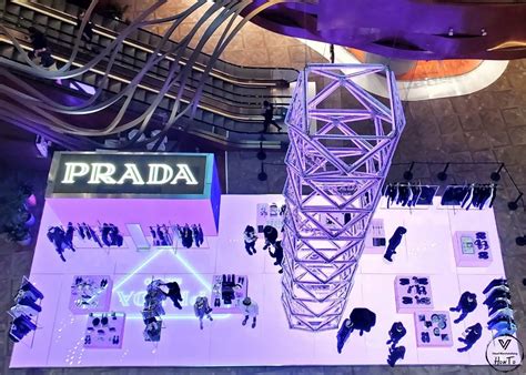 prada visual merchandising manager